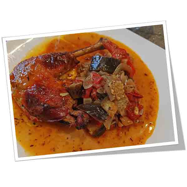 Cuisses de pintade rôties et leur poêlée de légumes